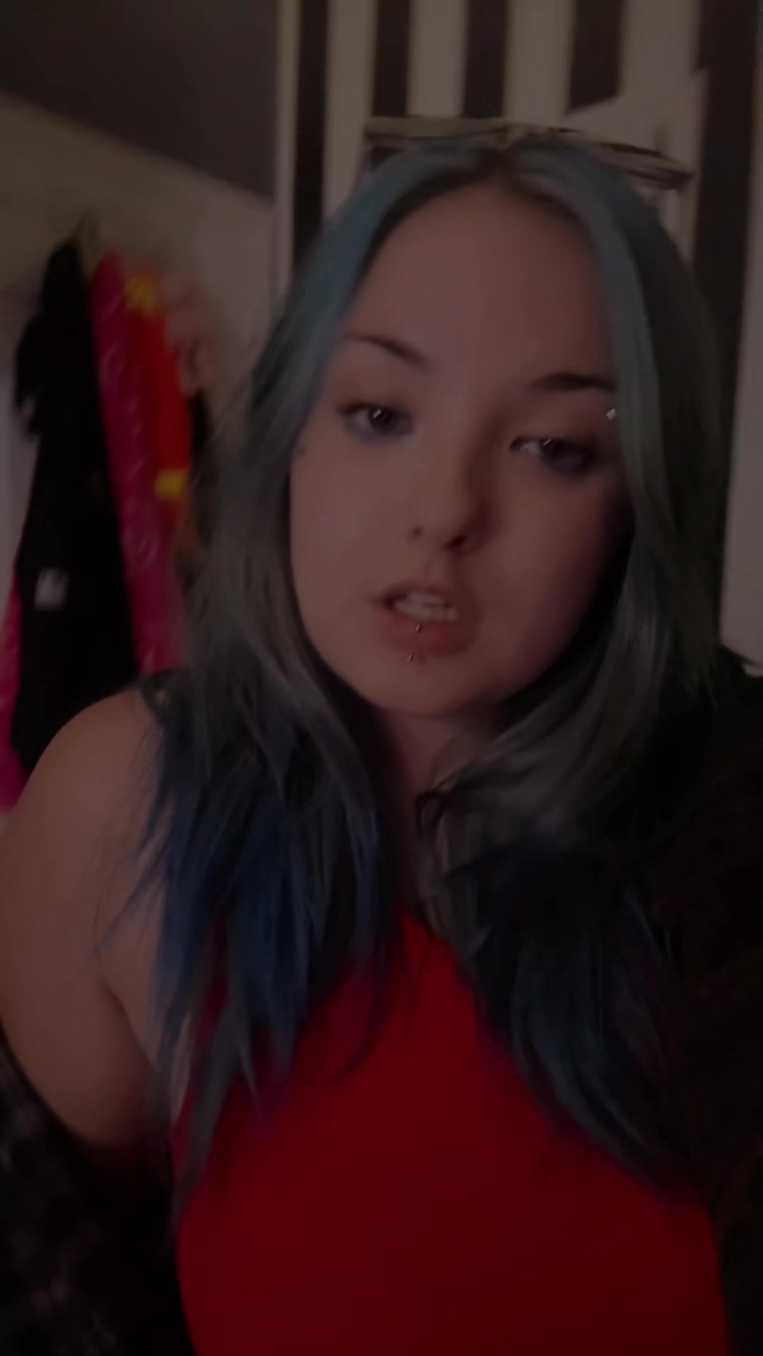 @thatbluehairbaddie