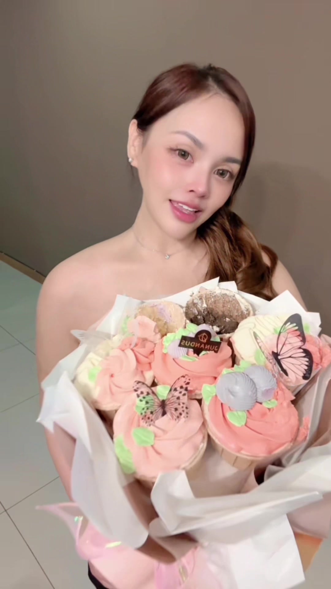 @๐ฆ Zara Francis (ๆๆ)๐๐