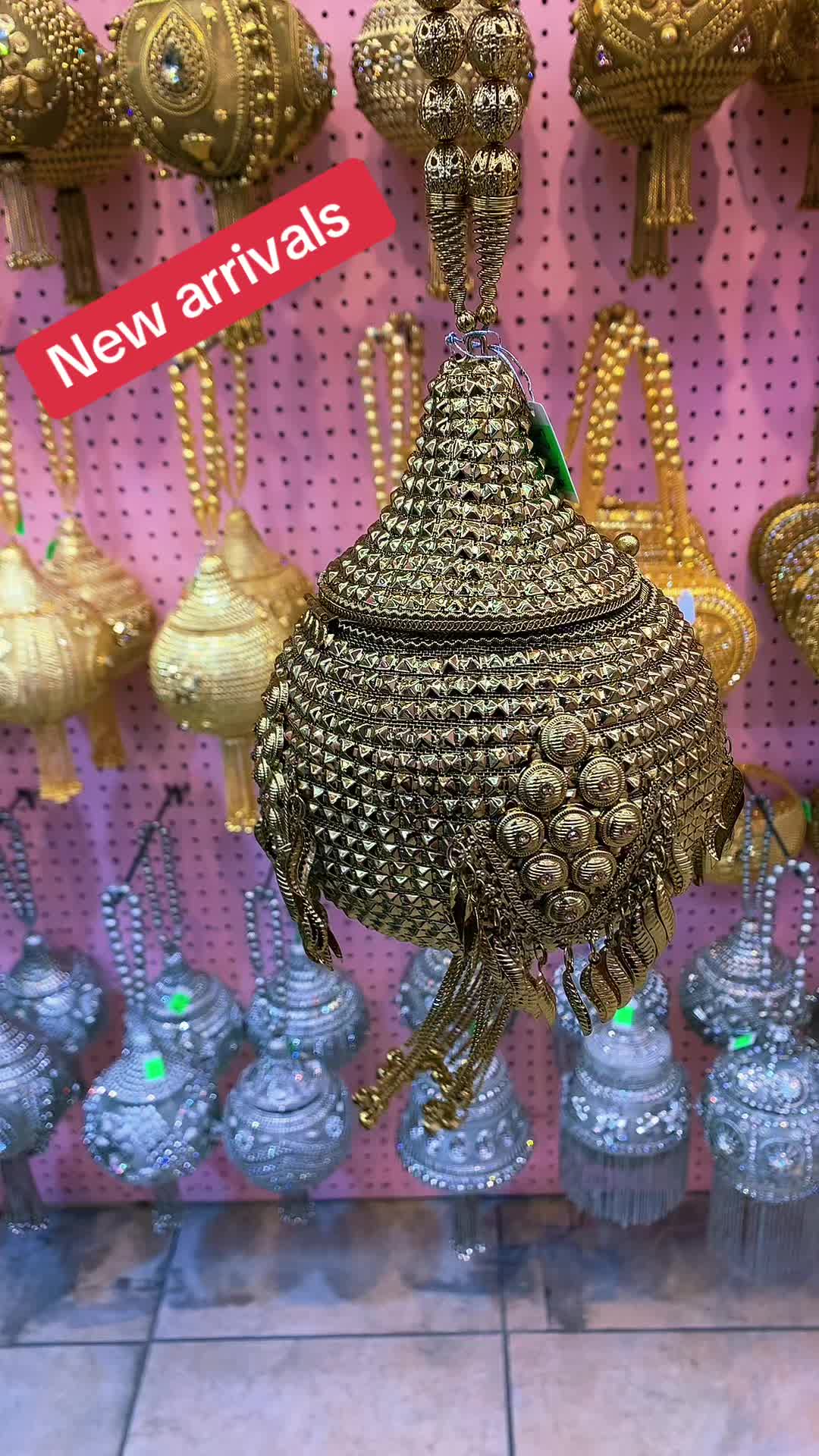 @Earrings Plaza