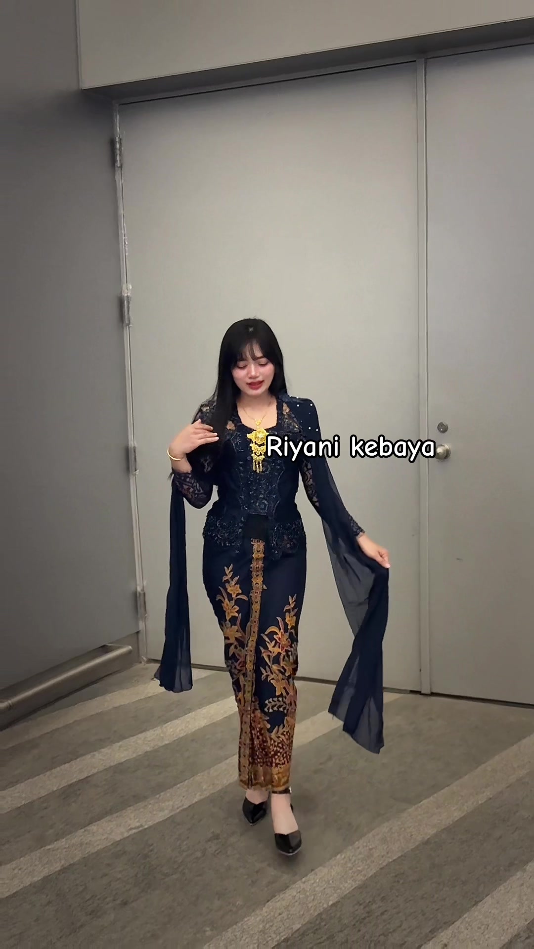 @Riyani kebaya bali real