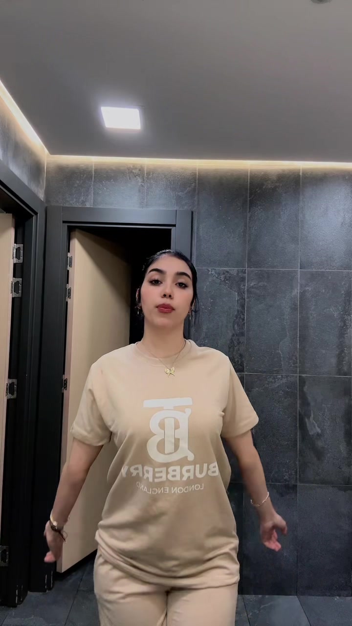 @safae_ananasa
