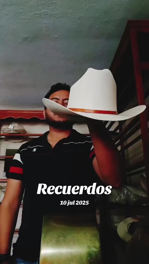 @Adrian hats (Polo El Ranchero)
