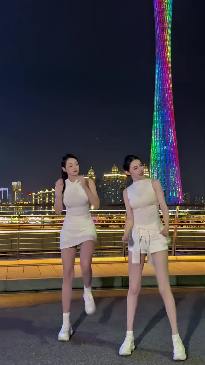 @Sally 王雪莉 大笑笑