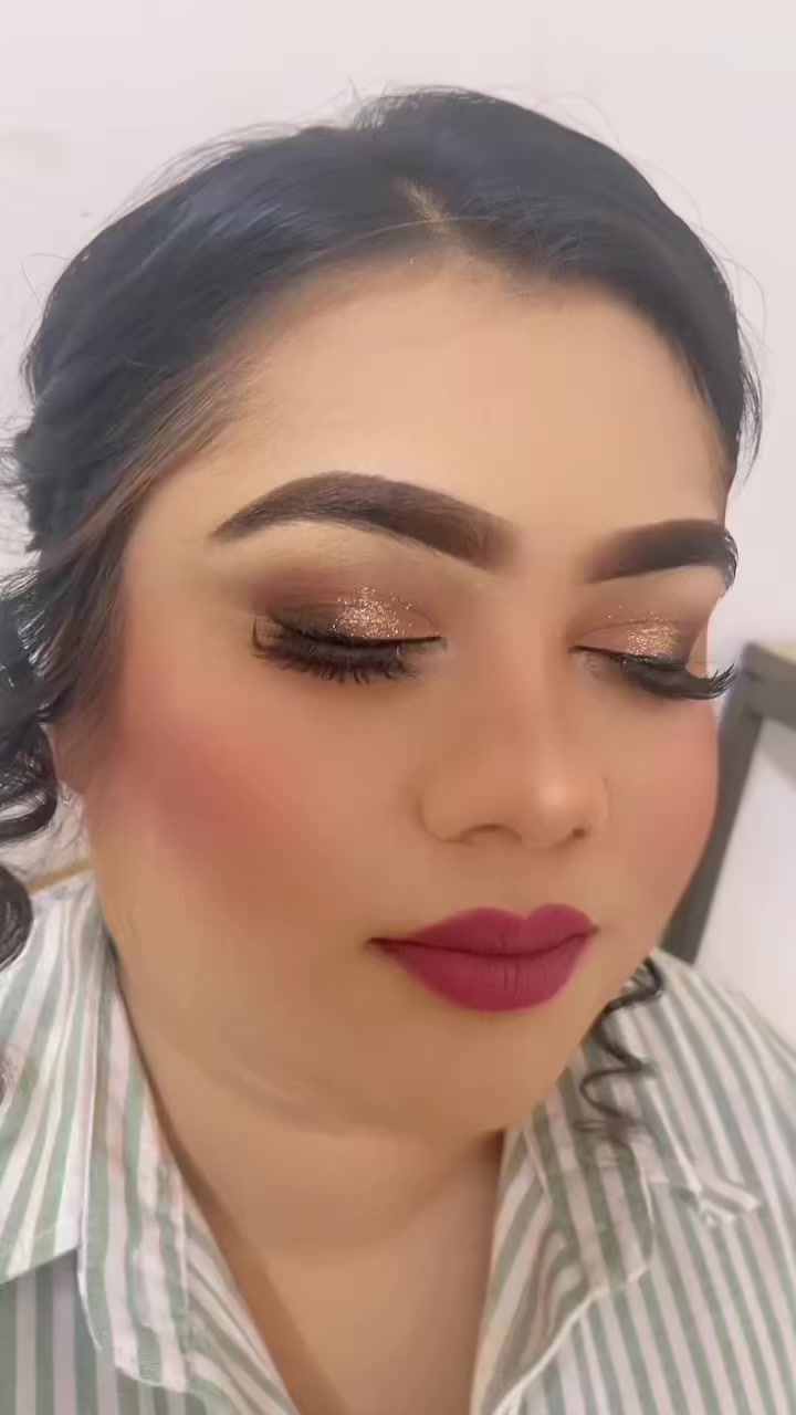 @Navishtamakeupartist