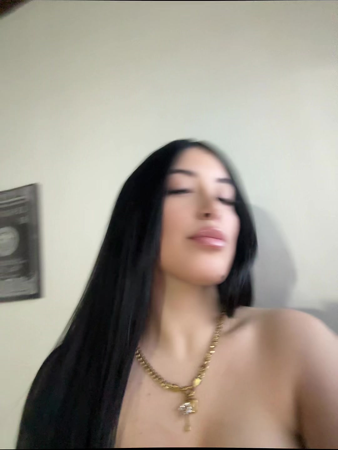 @Ariana_