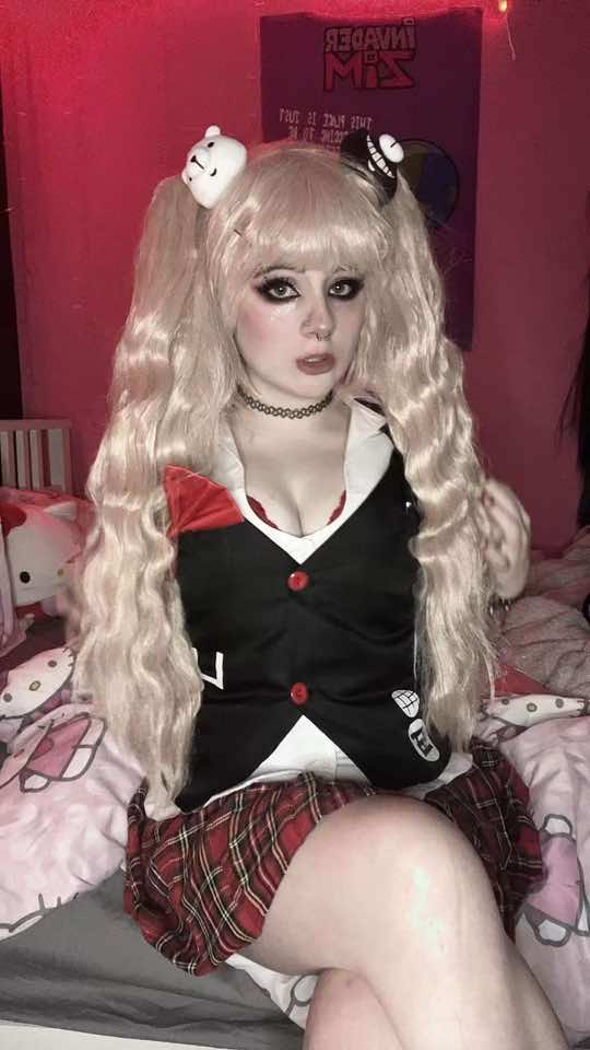 @lucy 🦇🪦🧟
