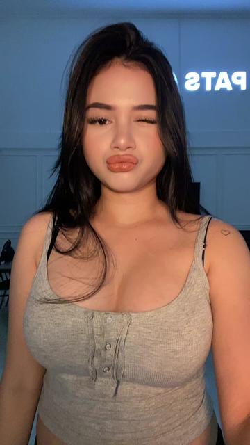 @wassuprachel 👀