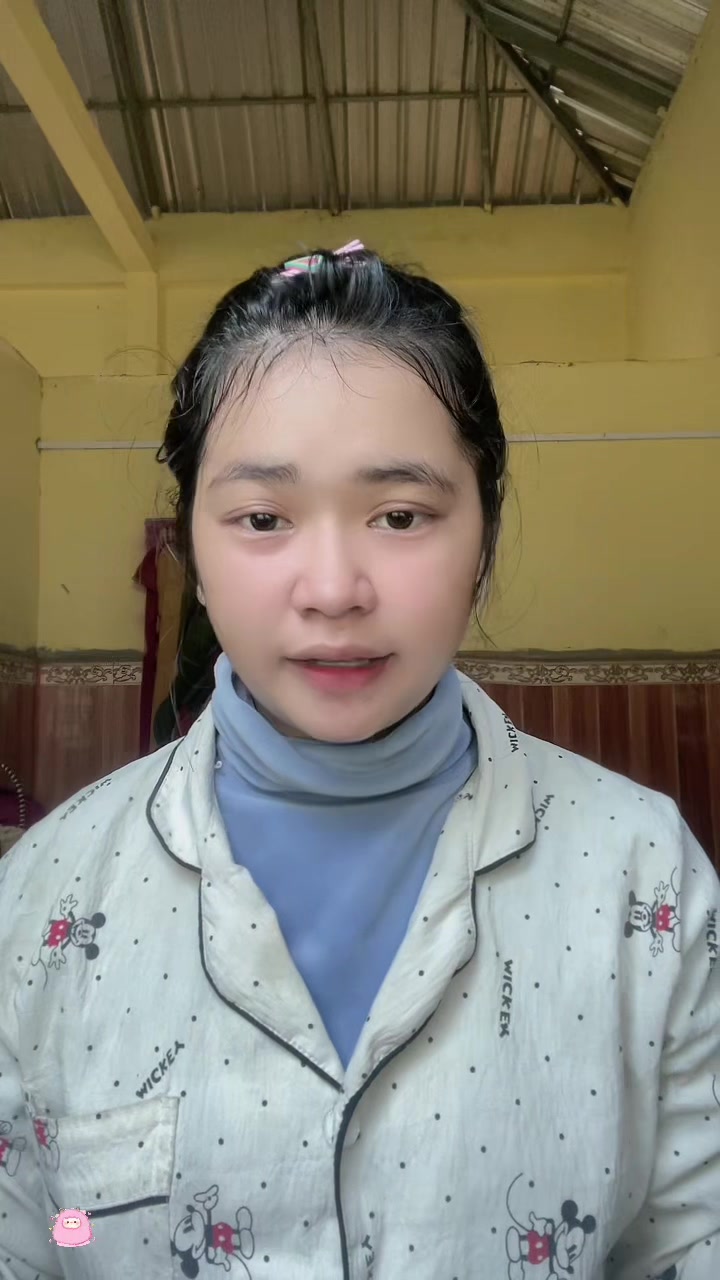 @👩&zwj;🦳🇰🇭👱&zwj;♂️🇻🇳