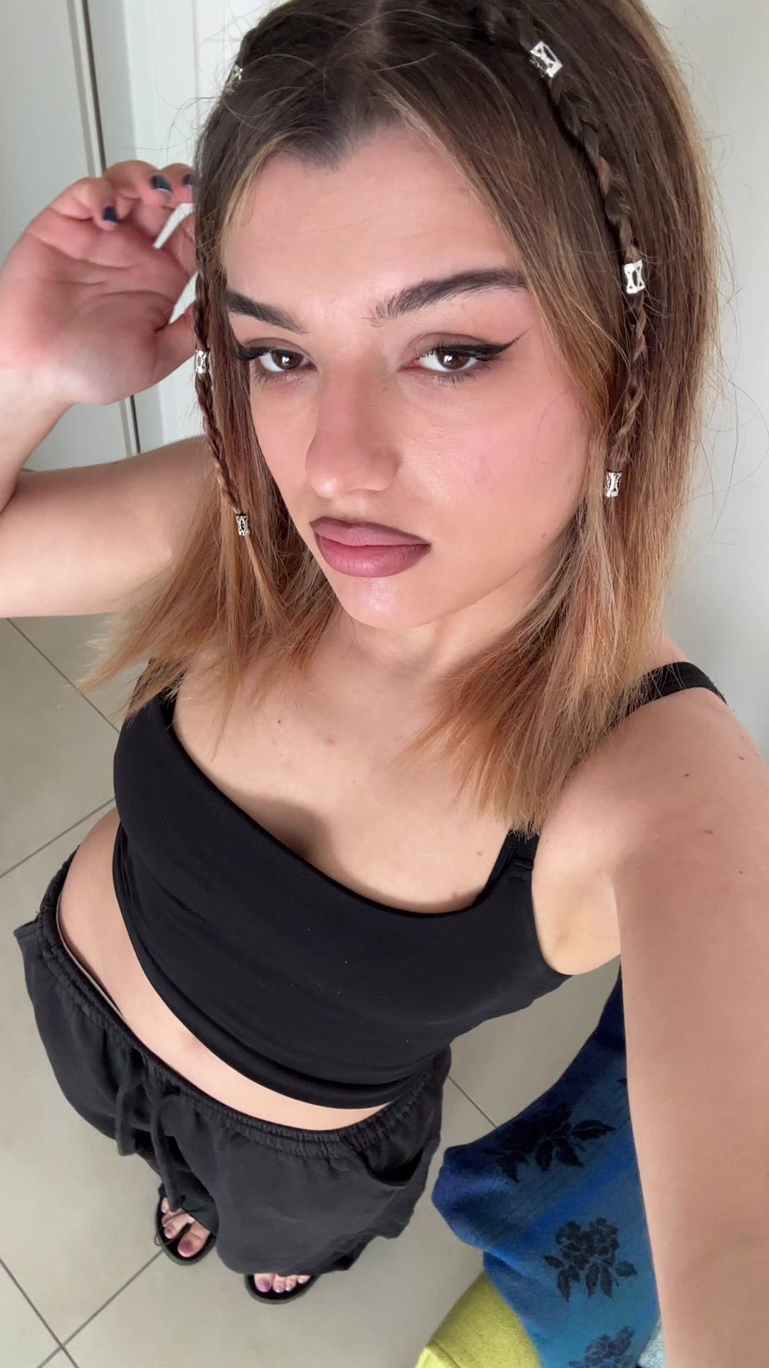 @11jolynee