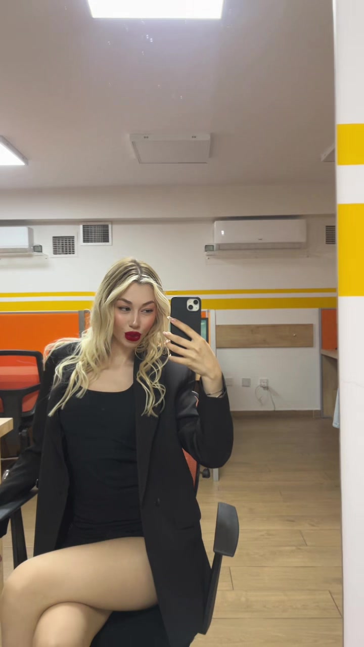 @_ilaydn