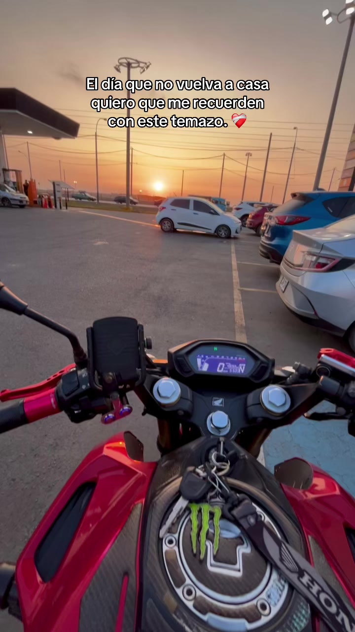 @D A N I E L 🏍️