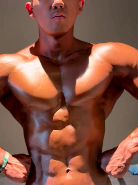 @Beautiful Muscle Male