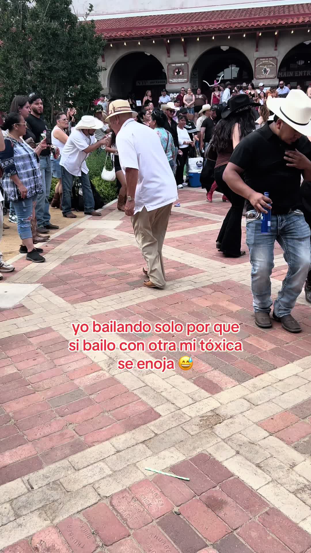 @𝐄𝐥𝐩𝐞𝐥𝐨𝐧𝐥𝐢𝐯𝐞𝟕𝟕𝟕