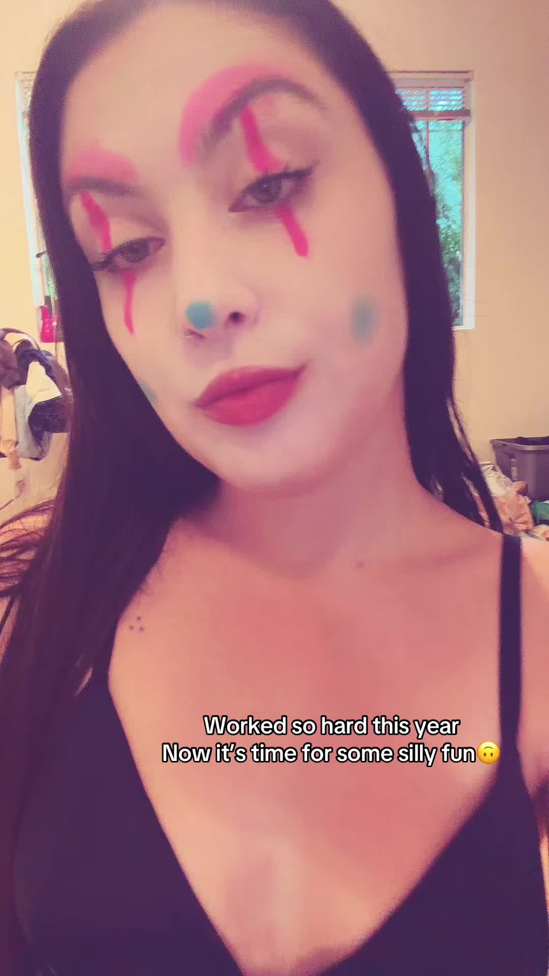 @(♡_♡)