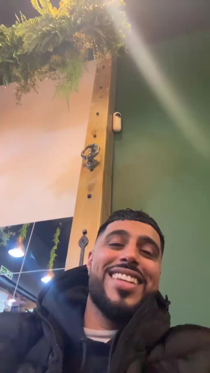 @VlogsByAli