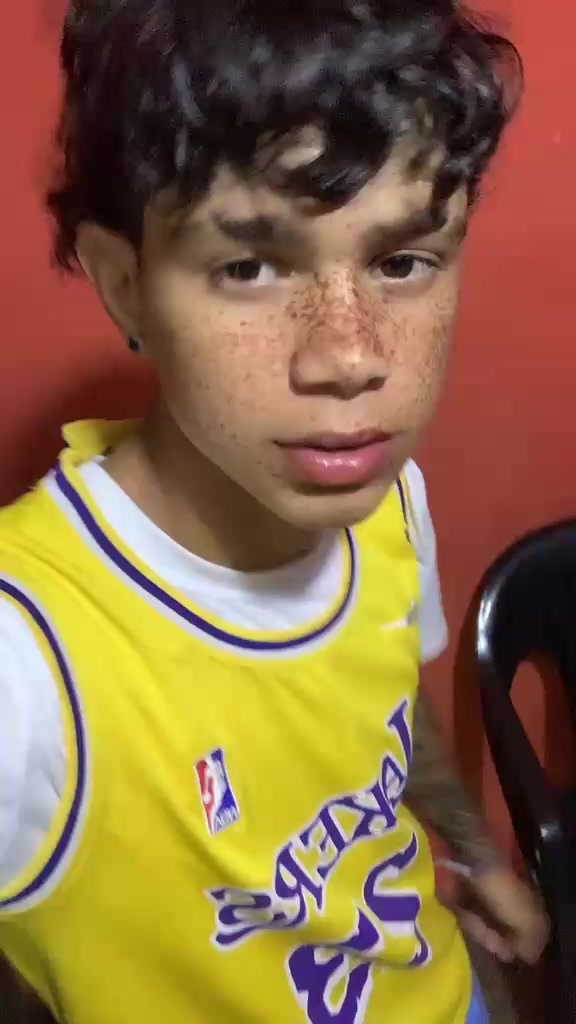 @Sebastián👑