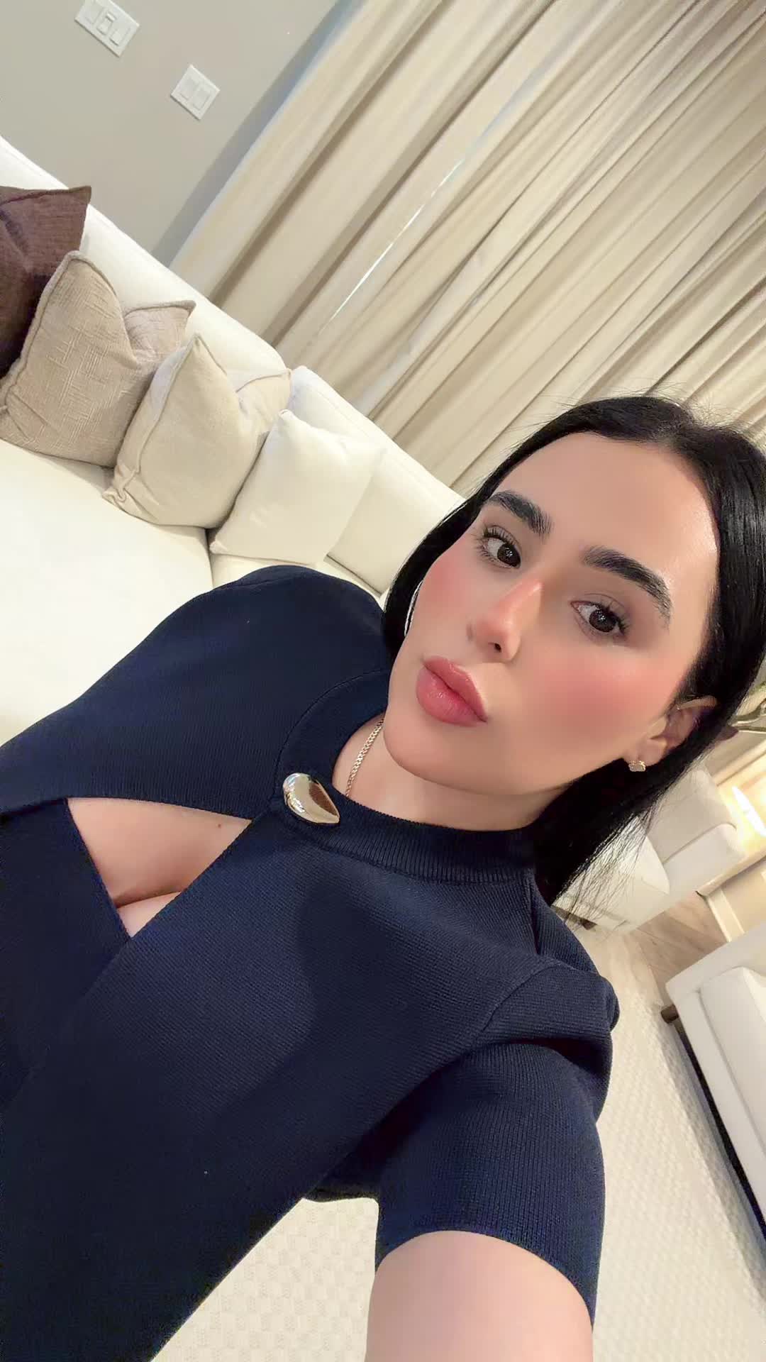 @stephaniereyex
