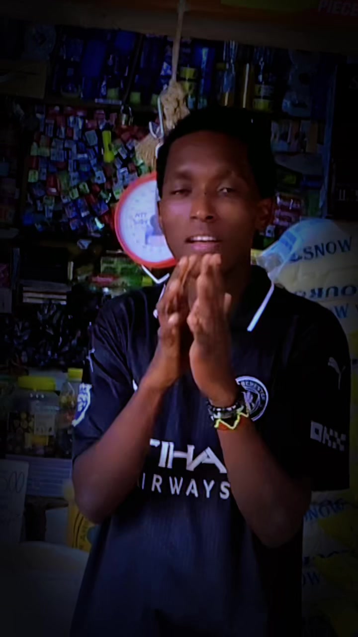 @UMAR🇺🇬