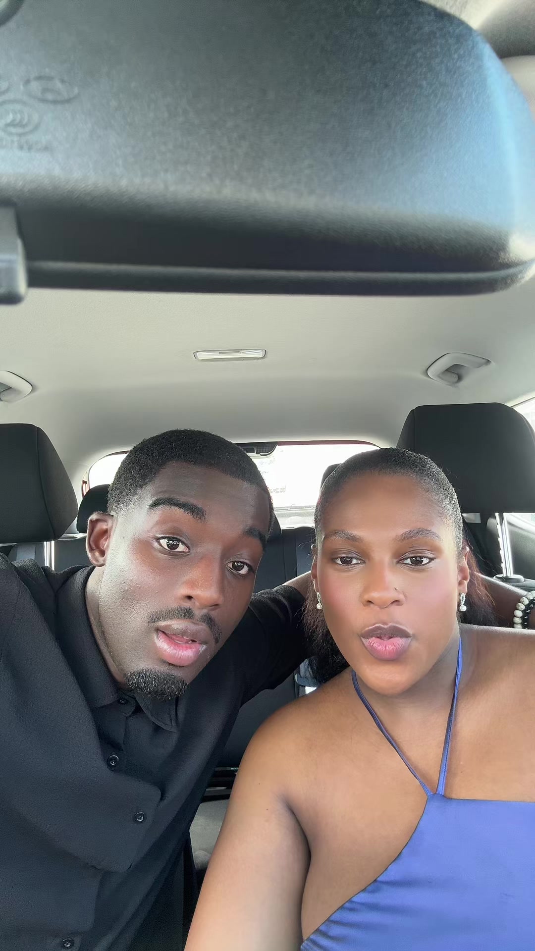 @🧑🏿🦱👧🏾
