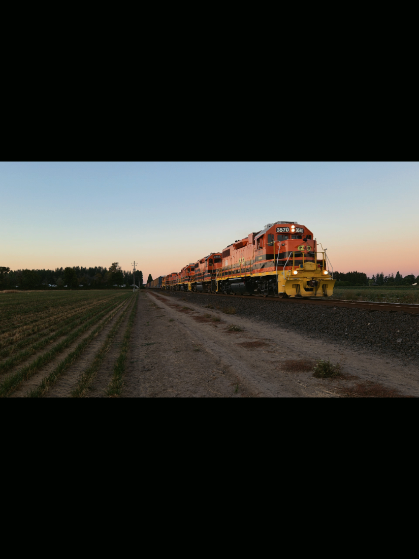 @railfan_parker