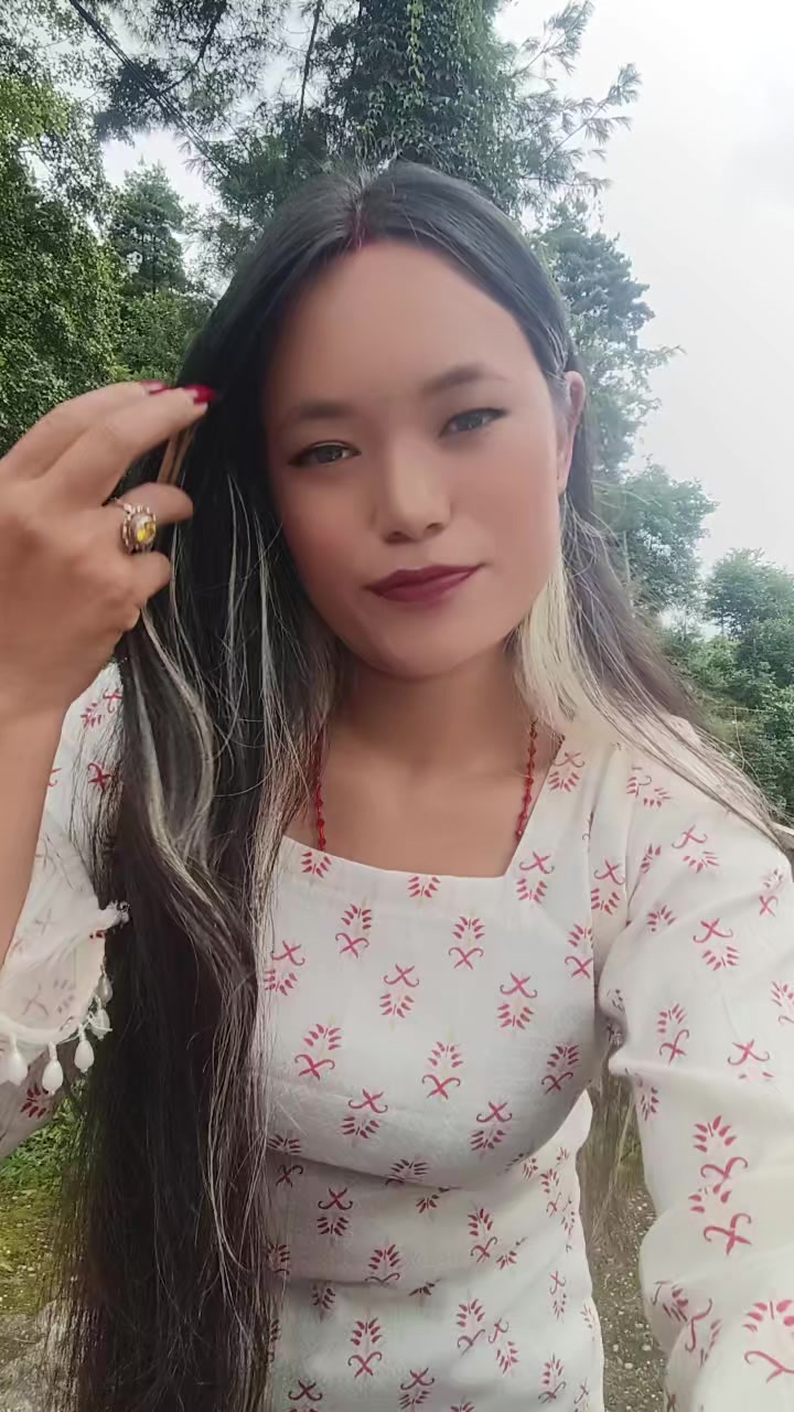 @🌿⃝βAayushma🇳🇵🇮🇶