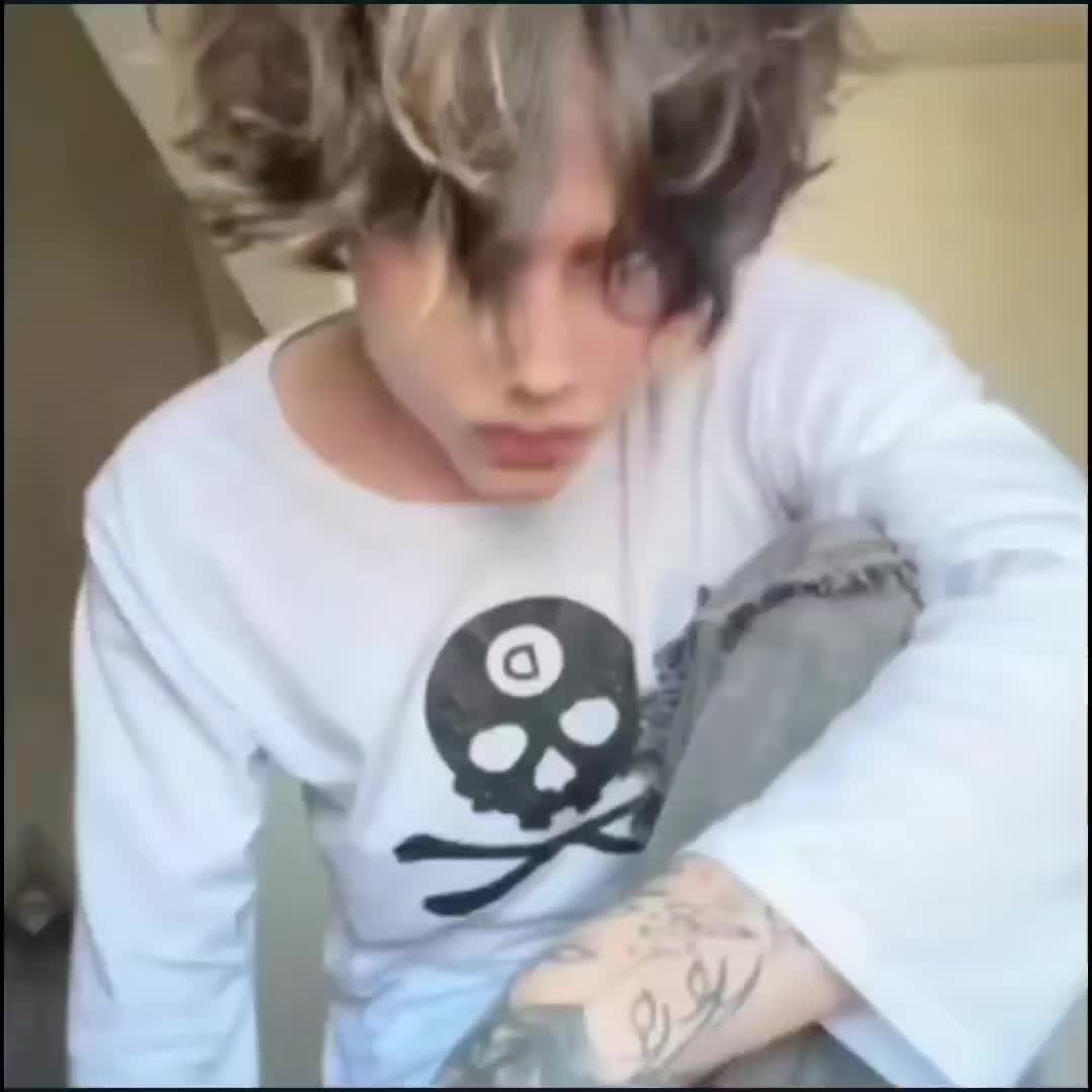 @ᴠᴀʟᴇɪᴛ#𝙿𝙻𝚄𝚂