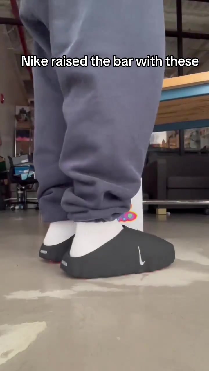 @SNEAKBAST