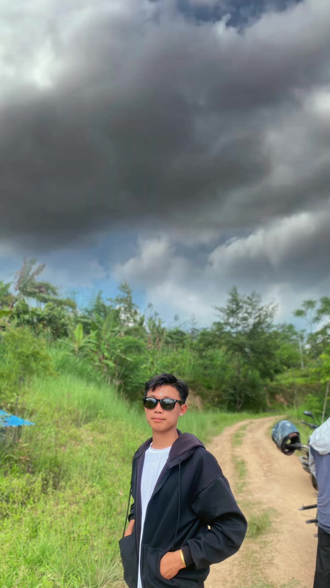 @Pimukh Saam✨