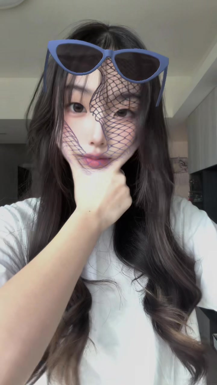 @嗯居^