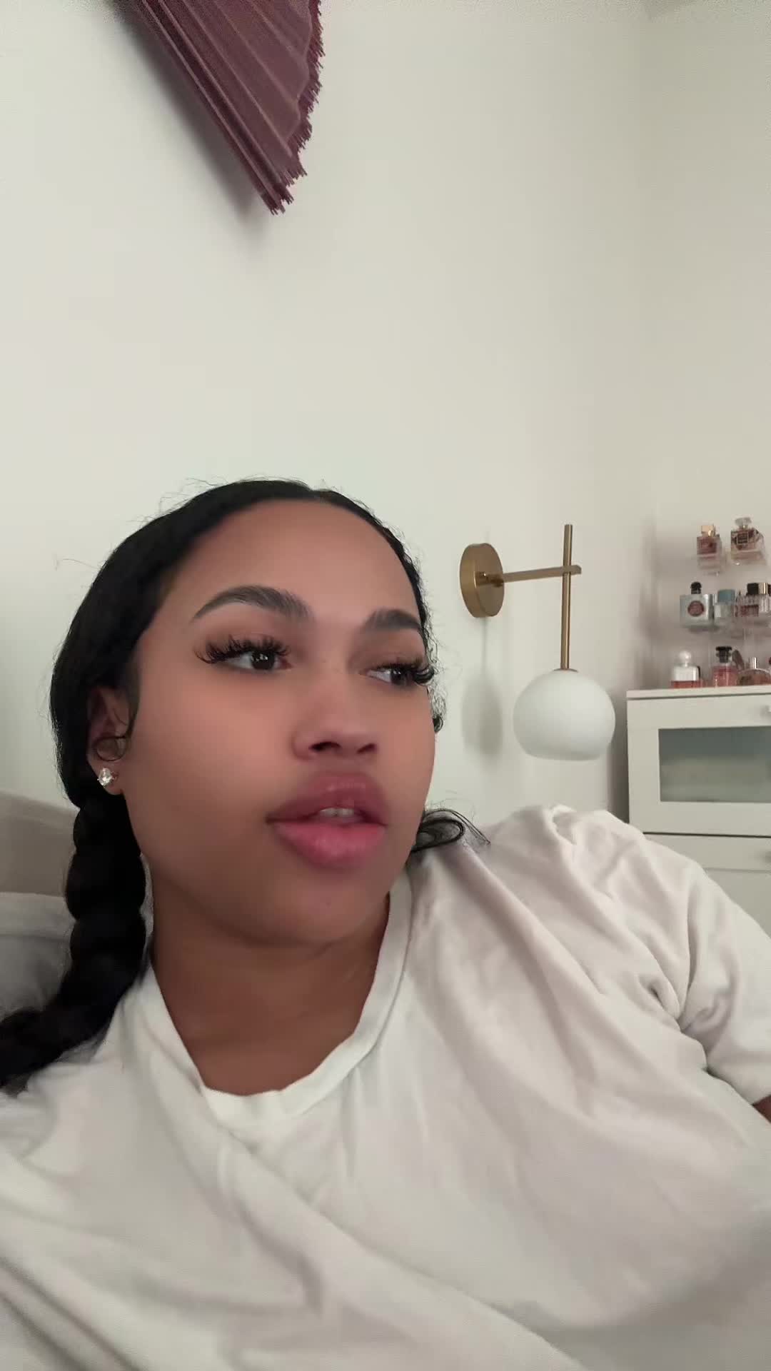 @Bella
