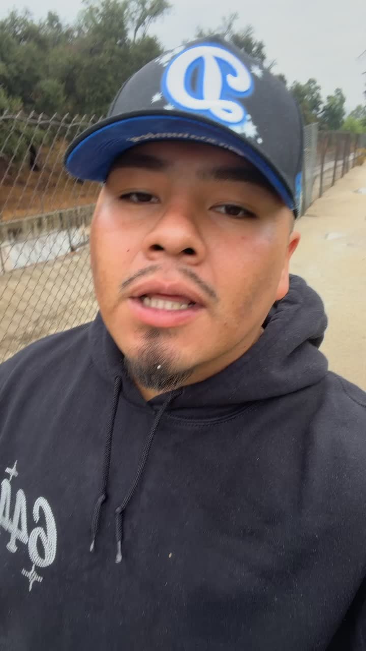 @DoKnows_