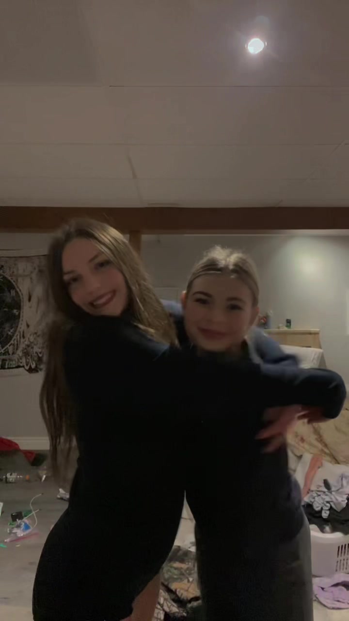 @Chlo
