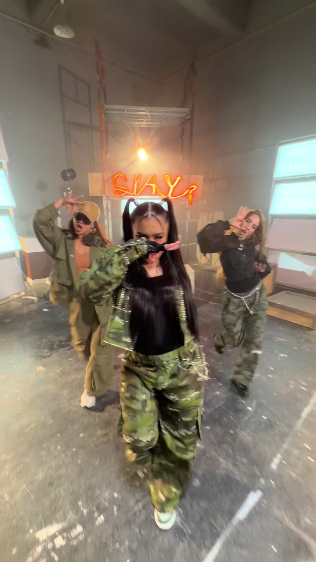 @E I R A S Y A Z I R A