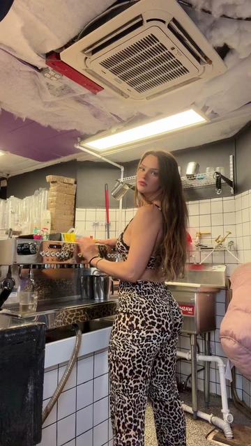 @venessaspeeks