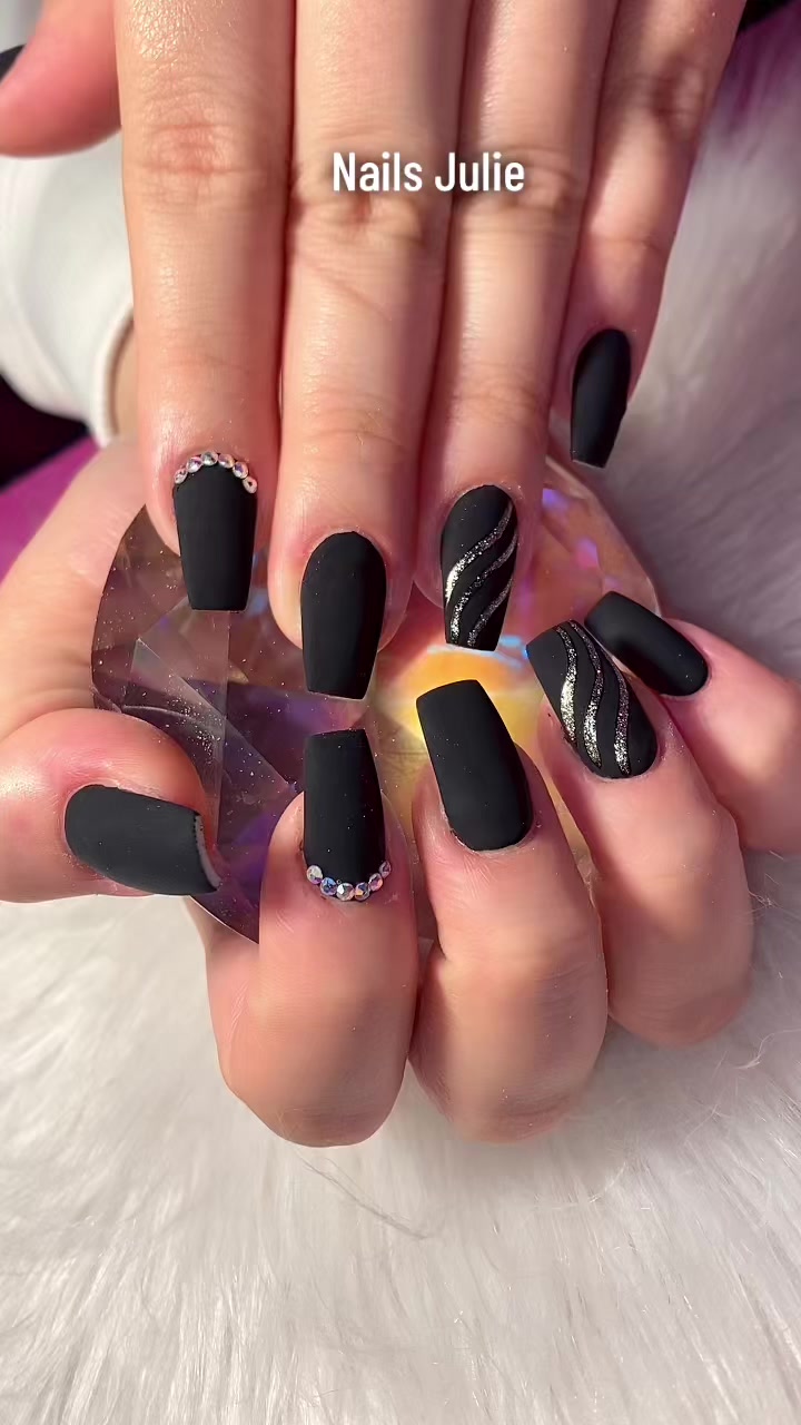 @NAILS JULIE