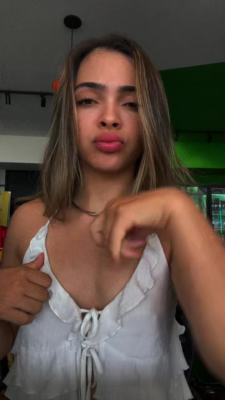 @valesca_nayane