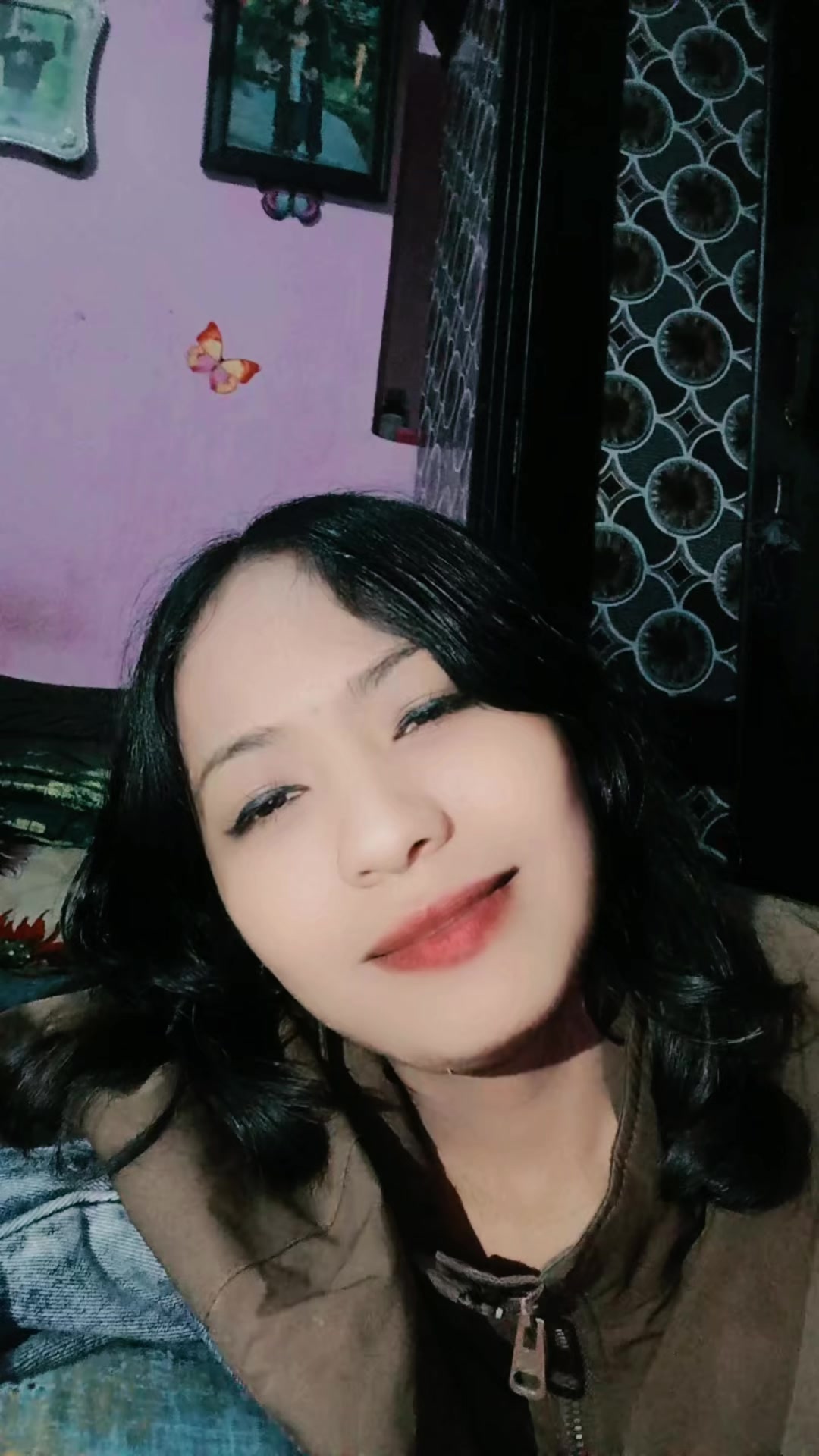 @samjana 👩&zwj;❤️&zwj;💋&zwj;👩💋💋💋