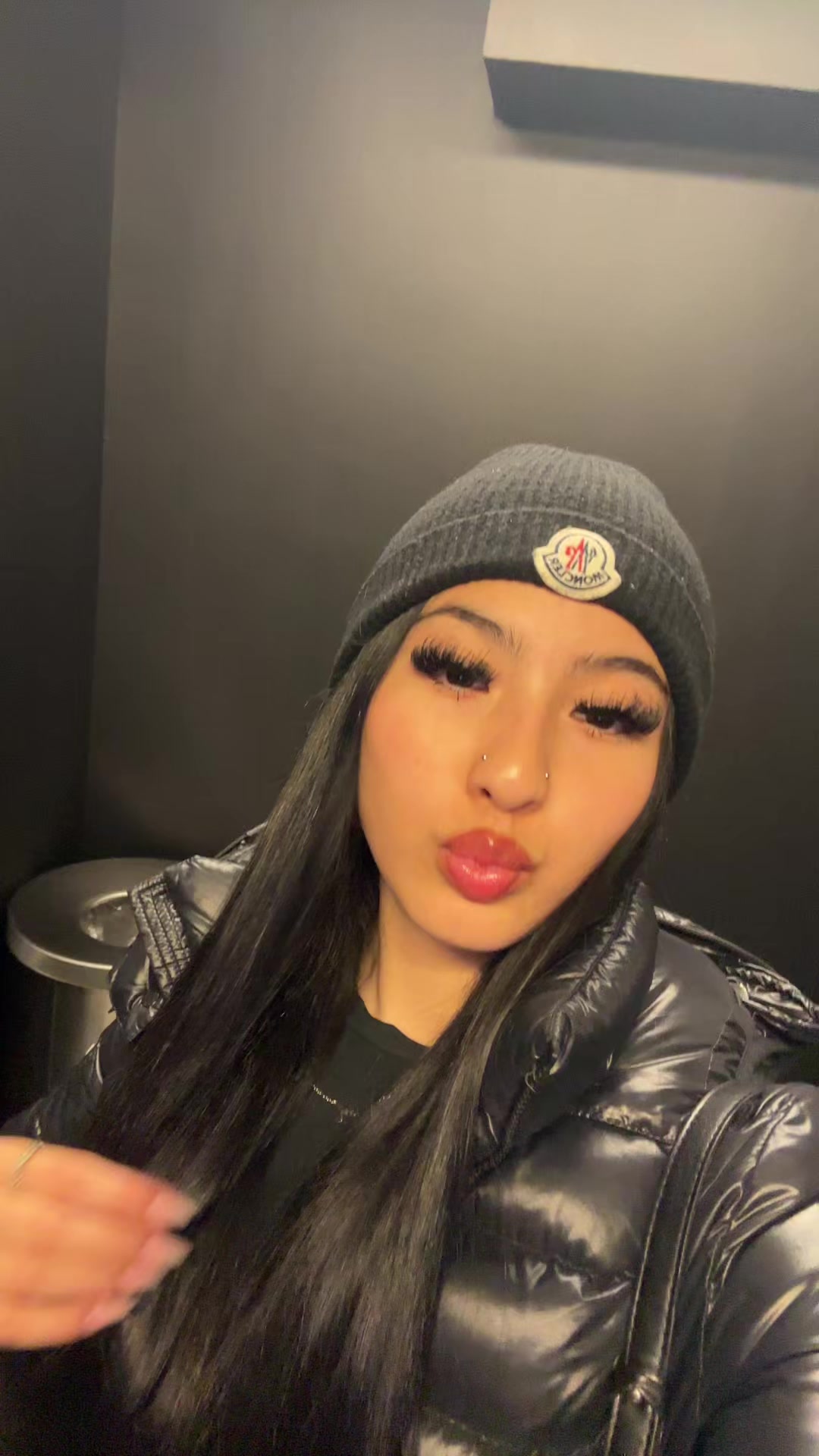 @️