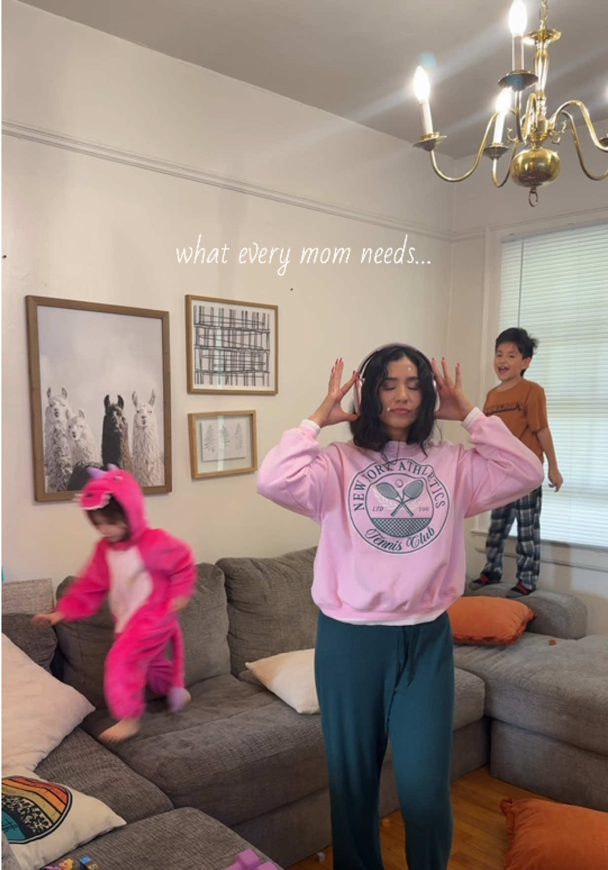 @ᒪIᒪᒪIᗩᑎ ᗷOᑎIᒪᒪᗩ.🦒