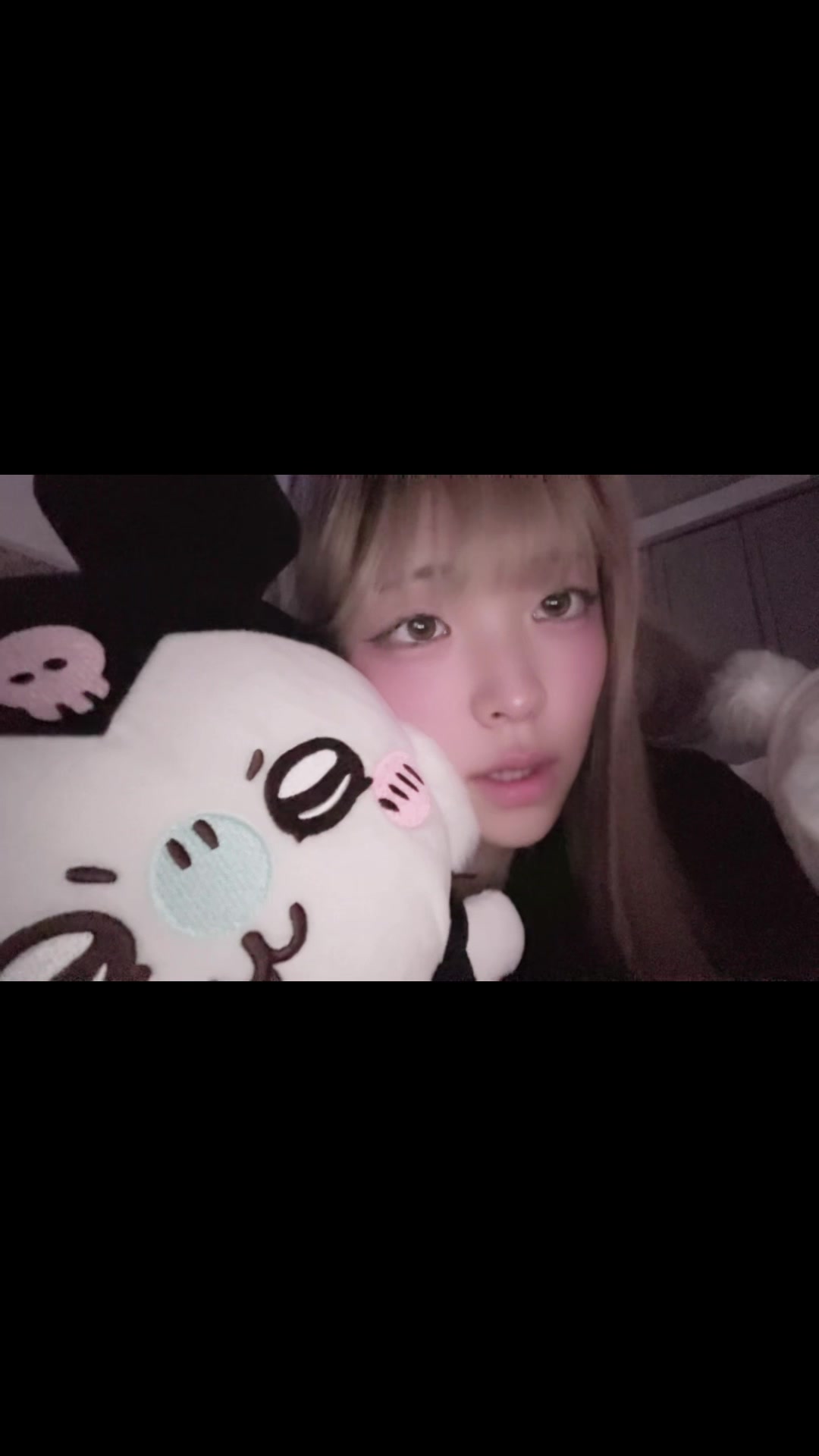 @リ