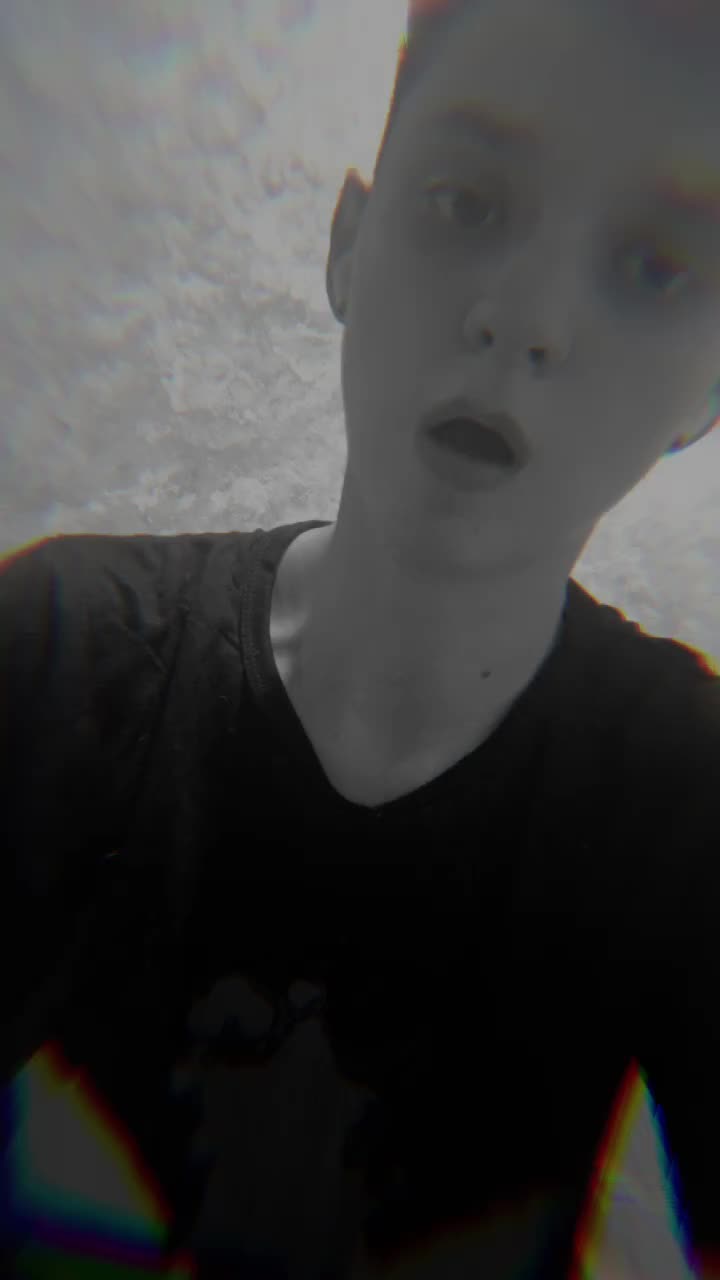 @𝓑𝓻𝓸𝓴𝓮𝓷 𝓗𝓮𝓪𝓻𝓽♡