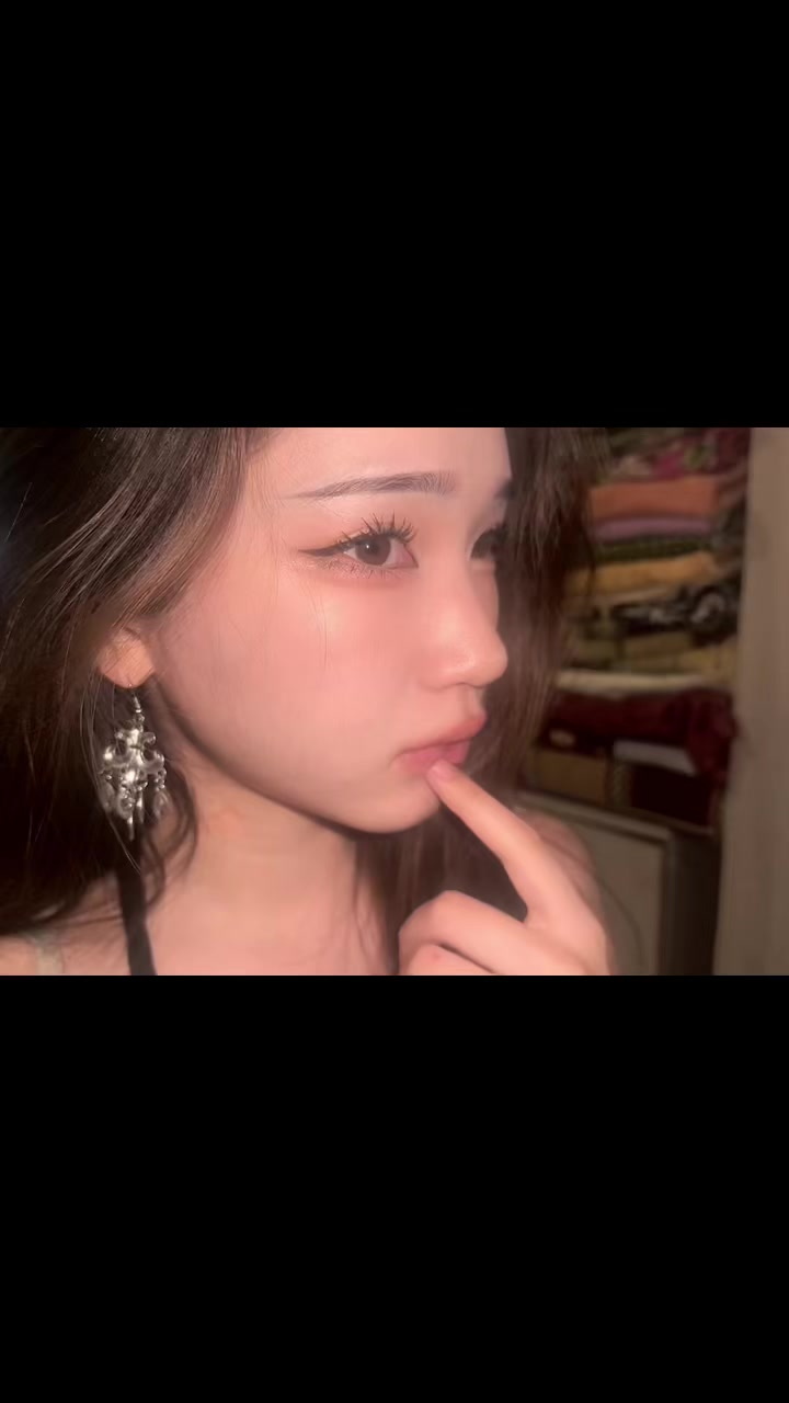 @Жанèка