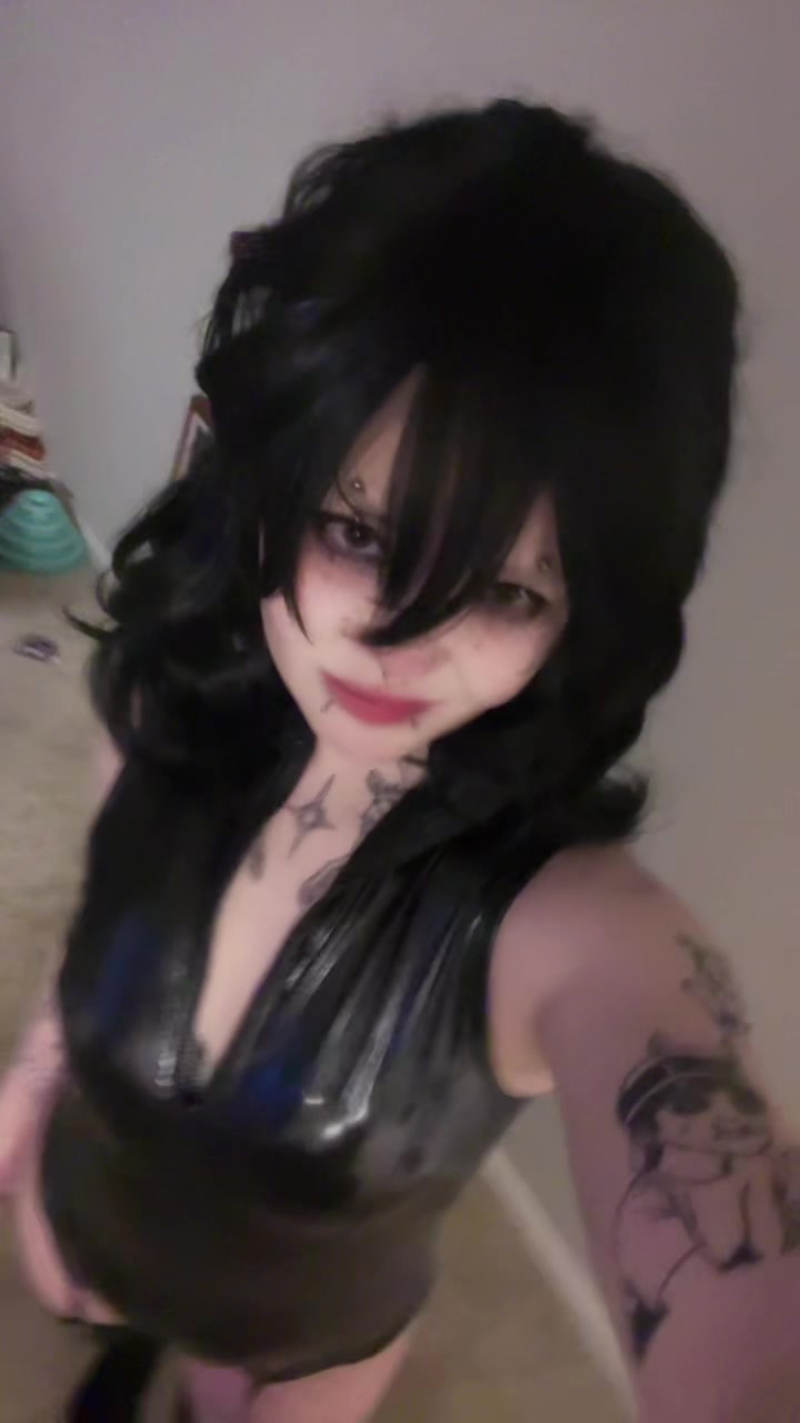 @kneesock
