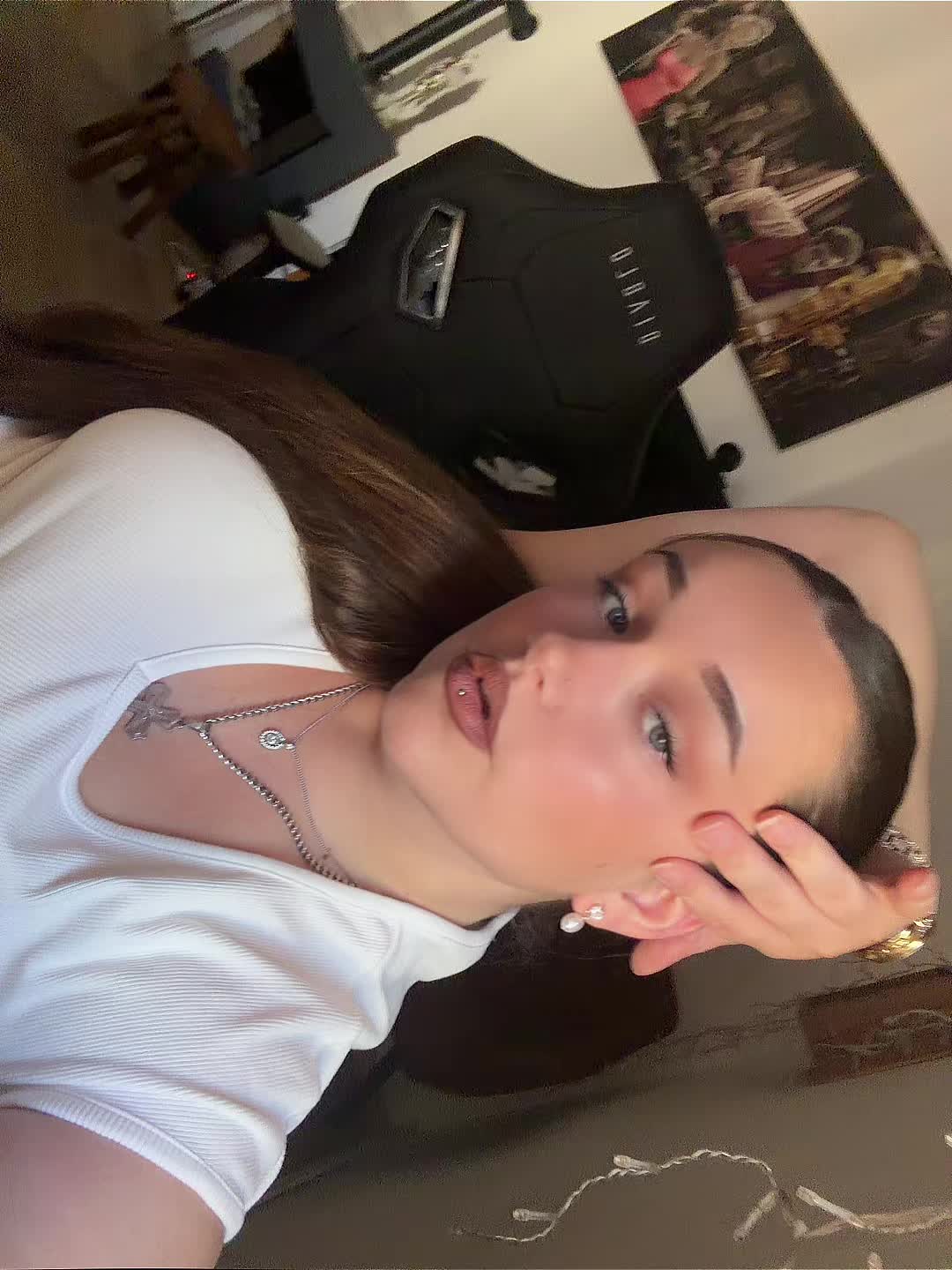 @Seline