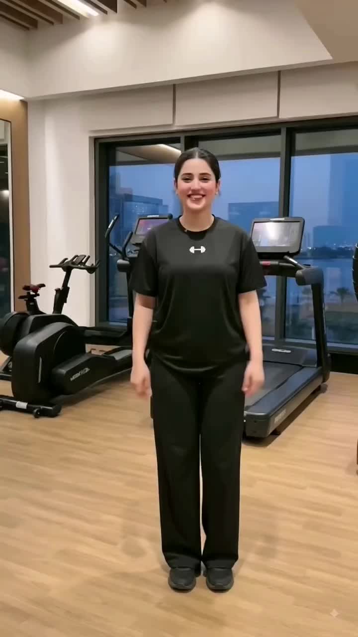 @AYESHA😜02