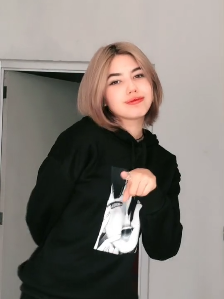 @𝐇𝐗𝐥𝐮𝐢𝐬𝐑𝐓4