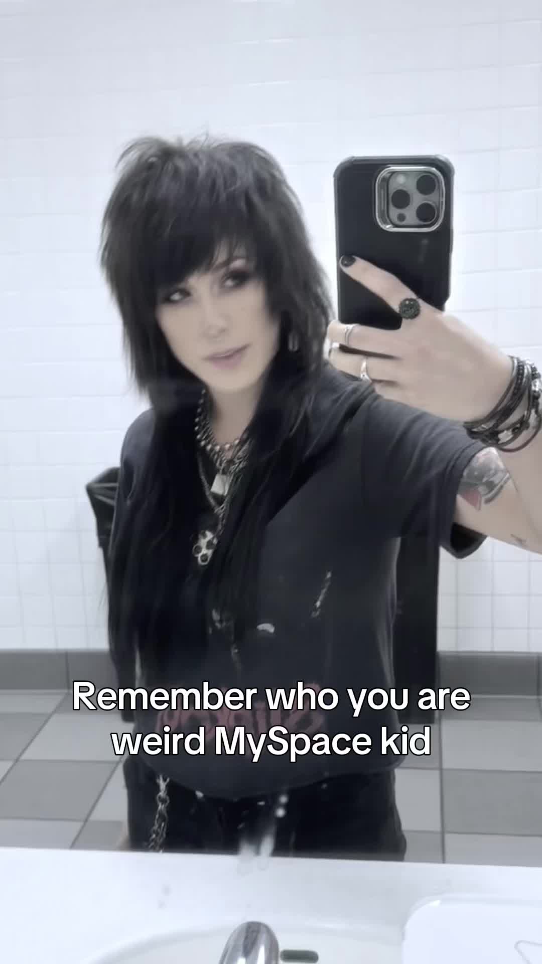 @☆ NIKKI GNARZ ☆