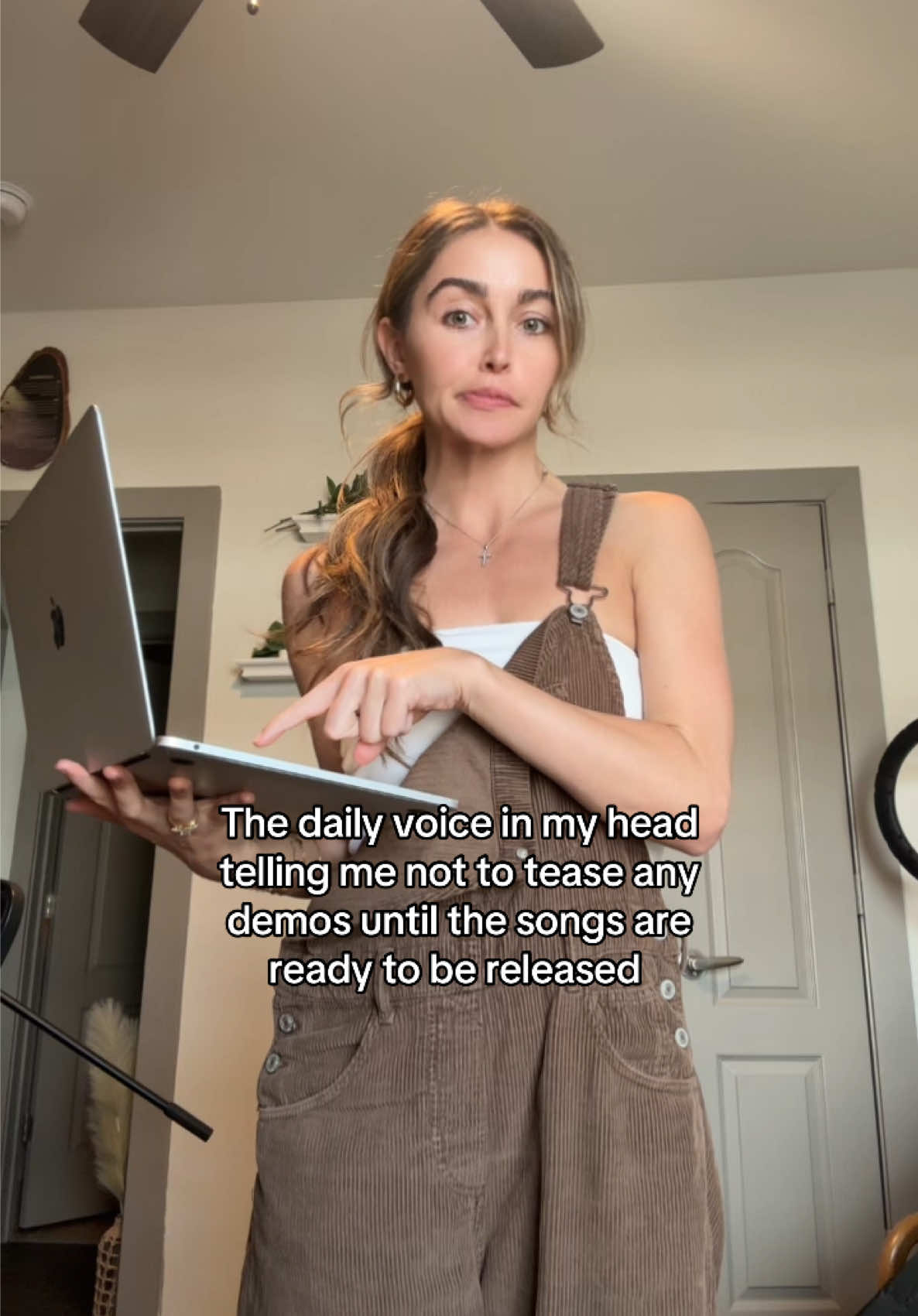 @Kaylinroberson