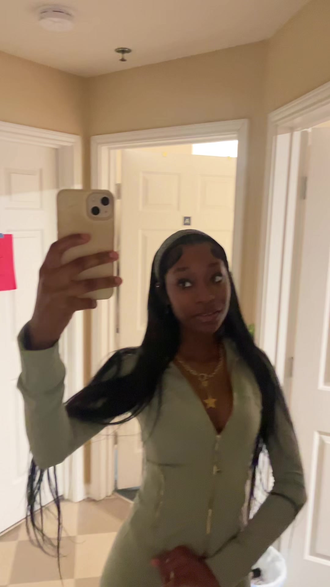 @_.nijanataylor