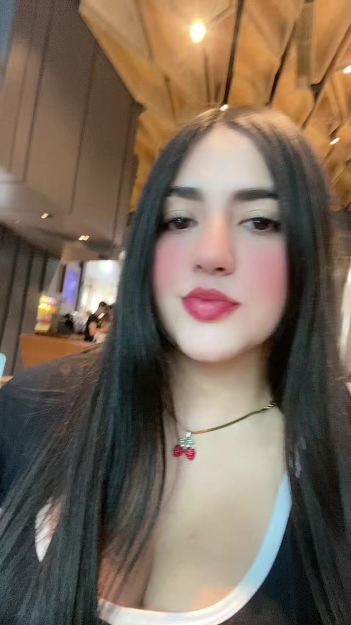 @ℒ𝒶 ℱ𝓇𝑒𝓈𝒾🍓🐝